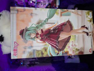 Hatsune Miku Trio-Try-iT Figure &ndash; Outing Dress RED Ver. FL271017 фото